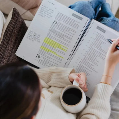 The Bible in a Year a 52-Week Study through Gods Word - Spiral Bible Study Guide 52-Week Womens Bible Study Guided Reading Plan